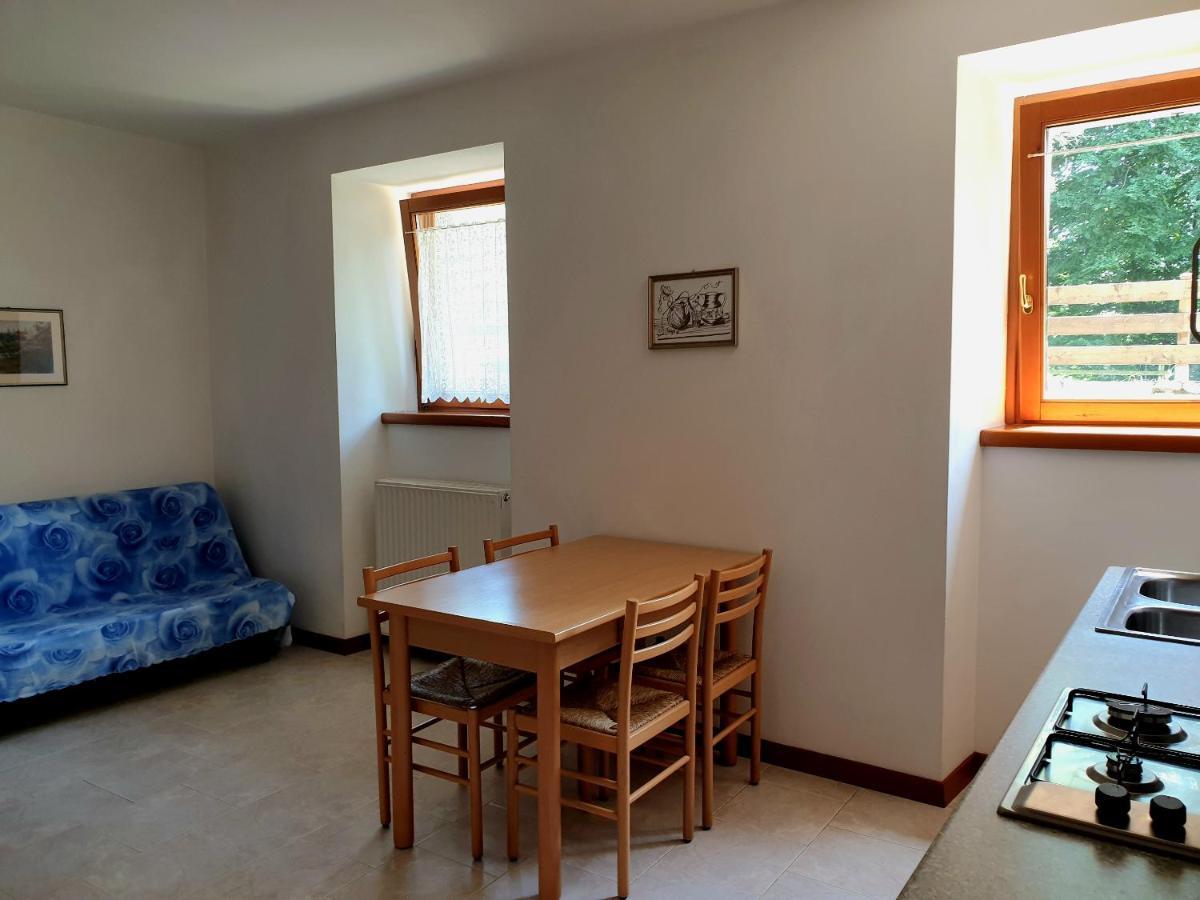 Villa Paradiso Parolari Tenno Szoba fotó